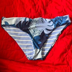 No tag reversible bikini bottoms